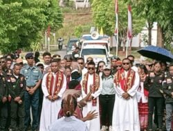 Tiga Imam Baru Disambut Meriah di Larat, Ratusan Umat Terima Berkat Perdana