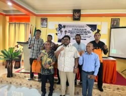 Sekda SBT Buka Pelatihan Keterampilan, Serahkan Peralatan Usaha Bagi TKM