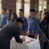 Bupati SBT Serahkan SK 764 Tenaga PPPK Tahap I