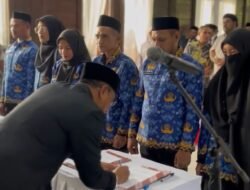 Bupati SBT Serahkan SK 764 Tenaga PPPK Tahap I