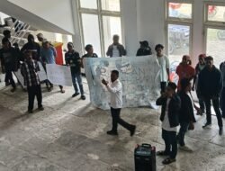 Penjabat Desa Oki Lama Diganti, Ketua DPRD  Bursel Sebut Akibat Bisikan Tim Sukses