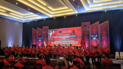 Lantik Benhur Cs, Hasto Minta Pengurus Kerja Dengan Hati Besarkan PDI Perjuangan