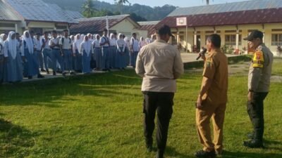 Polsek Salahutu Gencarkan “Police Goes to School” untuk Tekan Kenakalan Remaja di Tulehu