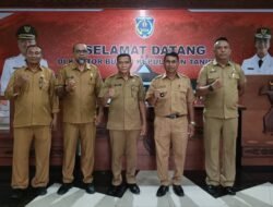 Sekda Kepulauan Tanimbar Lantik Pj Kepala Desa Amdasa, Tekankan Pelayanan Masyarakat Tetap Berjalan Optimal