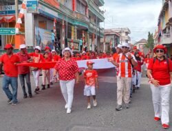 100 Meter Merah Putih Membelah Kota Saumlaki, SD Inpres Sifnana Kirim Pesan Nasionalisme